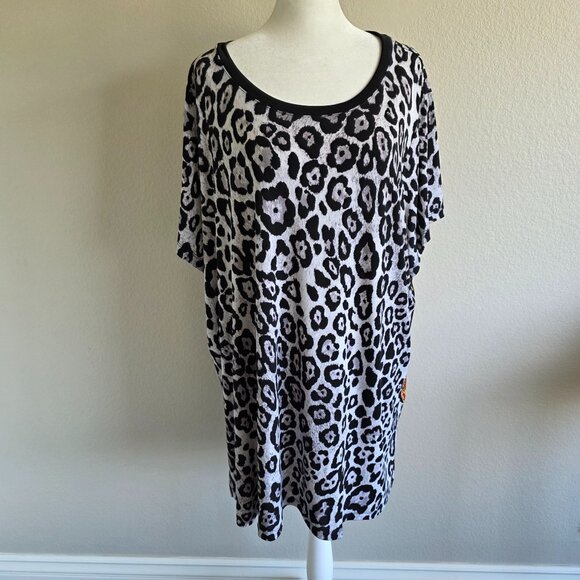Susan Graver Plus 3X Top Tunic Liquid Knit Animal Print Front Baroque Silky Back - Picture 1 of 7